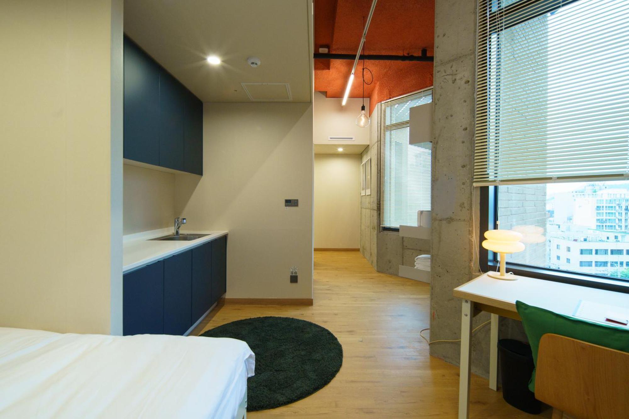 Local Stitch Creator Town Seogyo Hotel โซล ภายนอก รูปภาพ